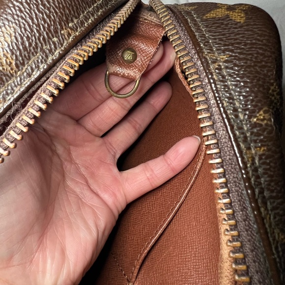 PRELOVED Louis Vuitton Large Marly Dragonne Pouch - Picture 8 of 16